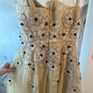 Nude tulle floral appliqué cocktail dress size 2
